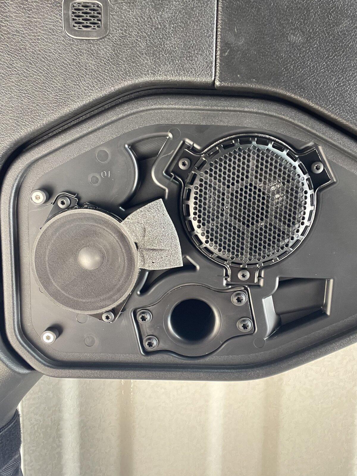 Jeep Gladiator Kicker Ksc40 4in replacements in the sound bar. 845204B2-98A0-4BF1-AC9B-973142BCEB56