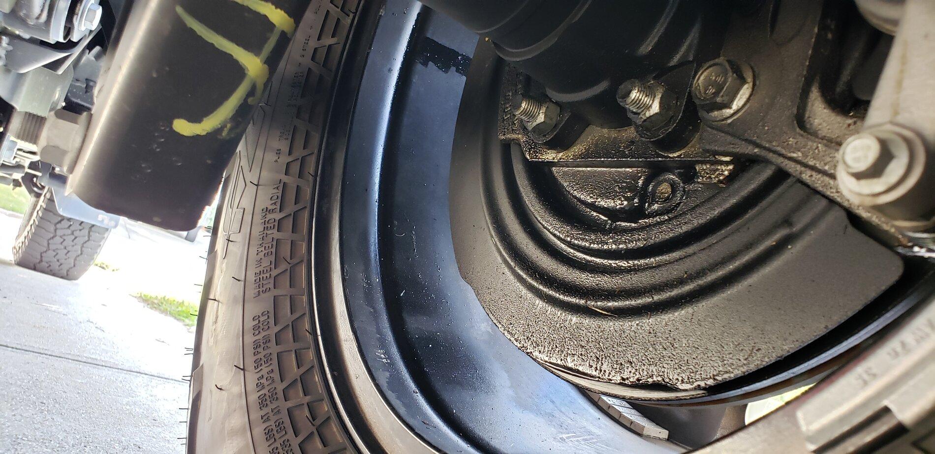 Jeep Gladiator Leaking axle seal? 20210928_144848
