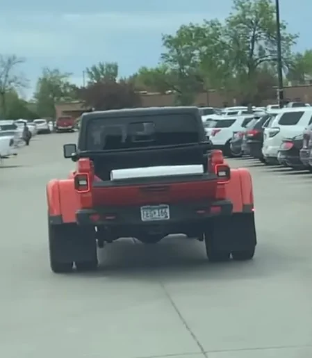 Jeep Gladiator Gladiator Dually?? (On FB) d