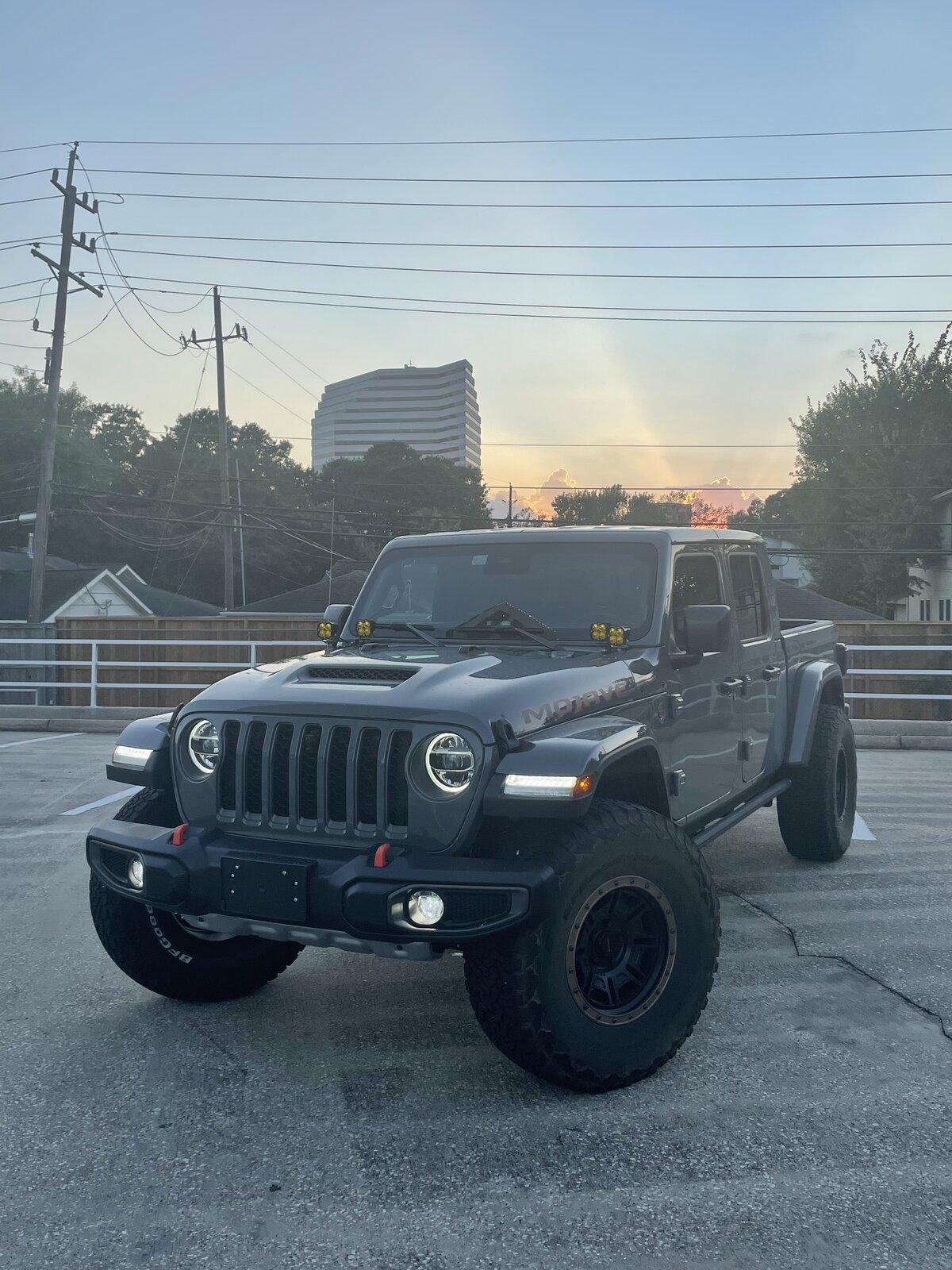 Jeep Gladiator Gladiator Glamour Shots C153356B-4D5D-4760-BBA6-64ACAFFC2B06
