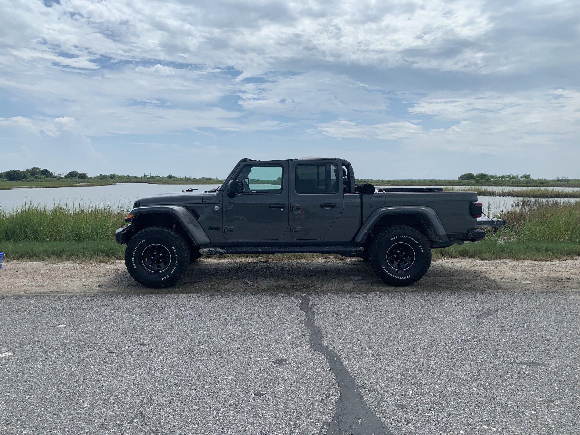 Jeep Gladiator Show us your pics! 35s with spacers (non-rubi and non-mojave) DA50F671-3D0D-4313-86F5-3346F5A9F7D7
