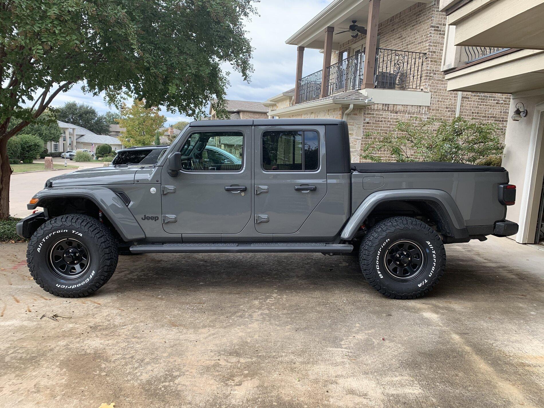 Jeep Gladiator Show us your pics! 35s with spacers (non-rubi and non-mojave) 37706C7D-D024-47A8-A97C-C70323D147E0