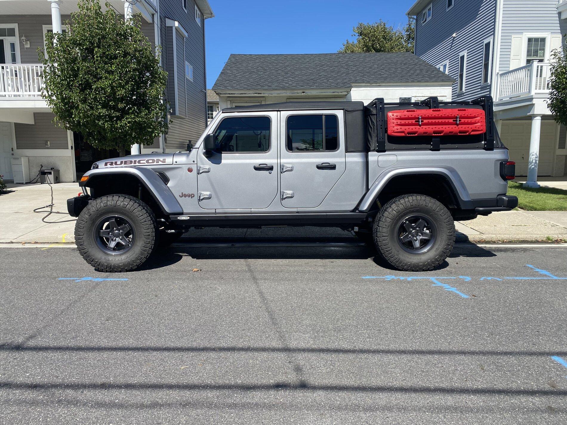 Jeep Gladiator Datin Fab Gladiator Bed Rack IMG_2228