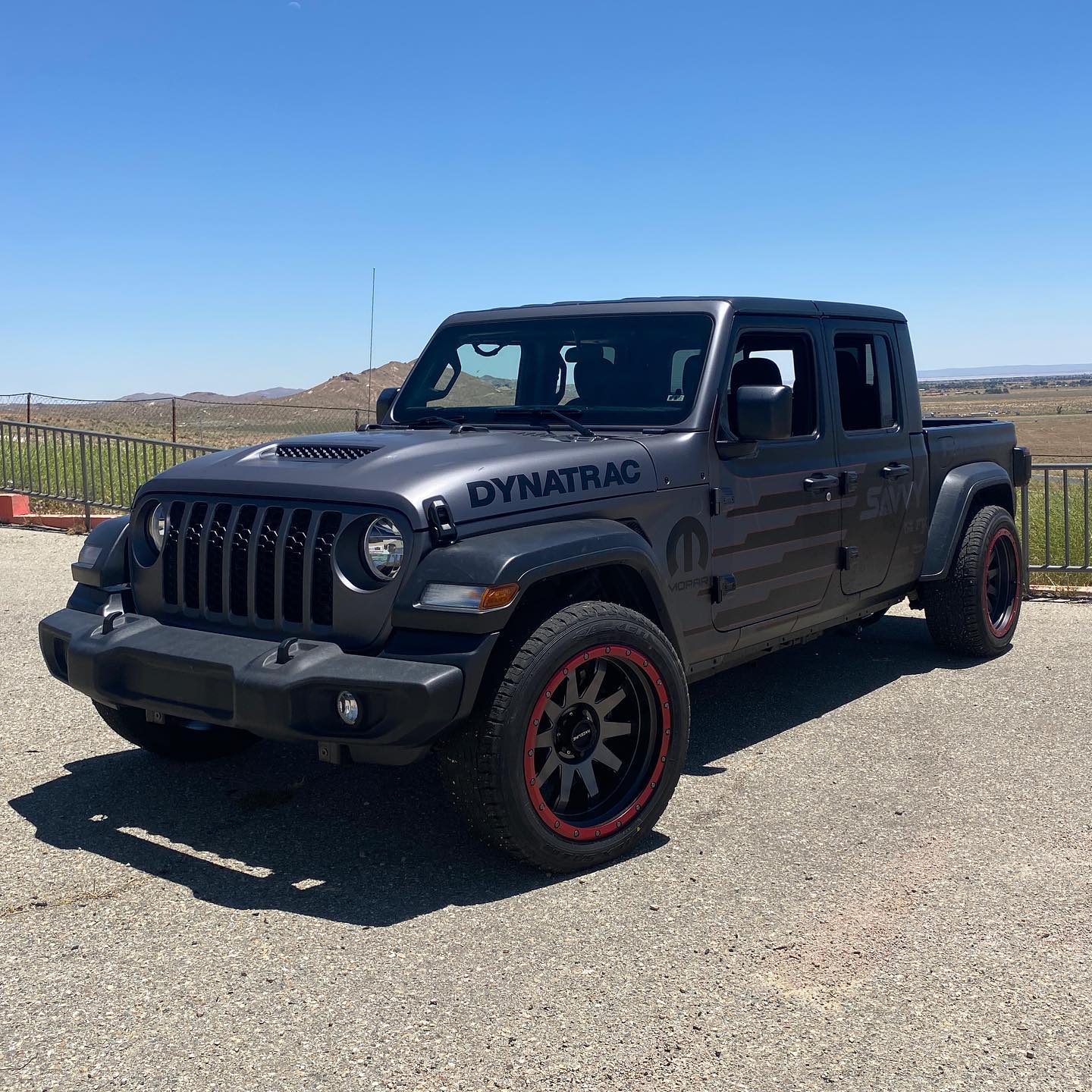 Jeep Gladiator Does this one come with a three point hook up? Savvy Gladiator