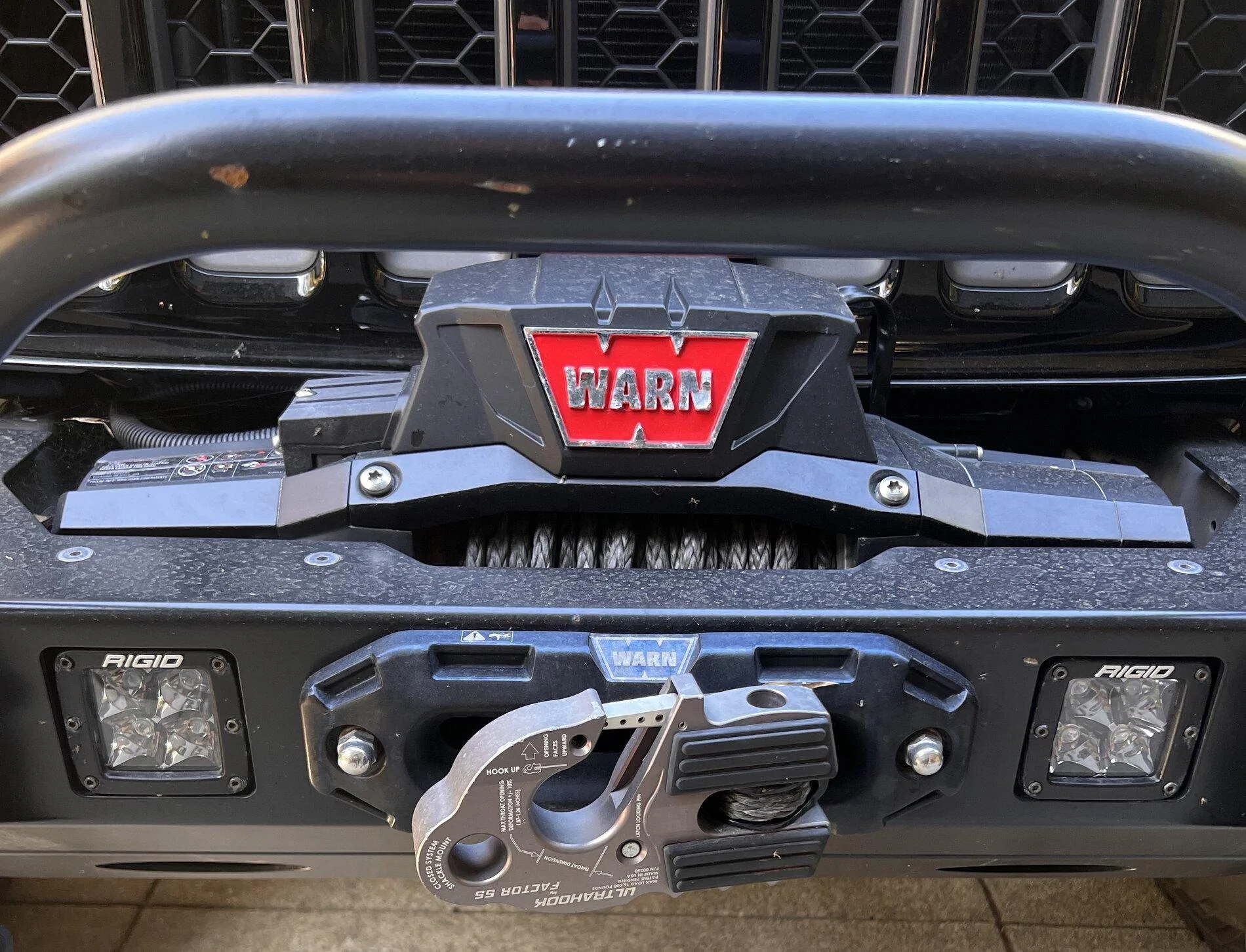 Jeep Gladiator 2020 Black Gladiator Rubicon, 37's, Beadlocks, Warn XEON winch and more... winch
