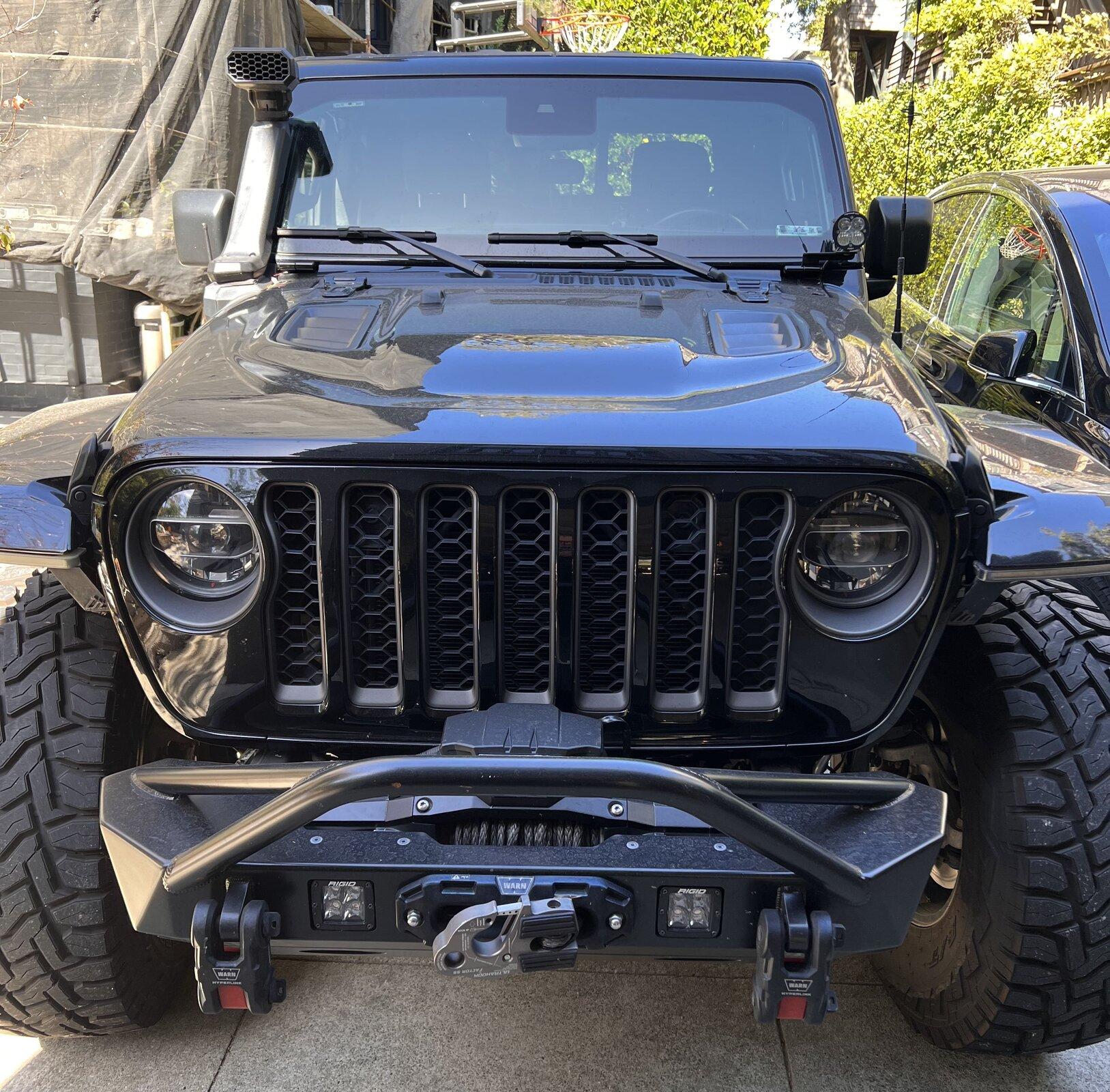Jeep Gladiator 2020 Black Gladiator Rubicon, 37's, Beadlocks, Warn XEON winch and more... front