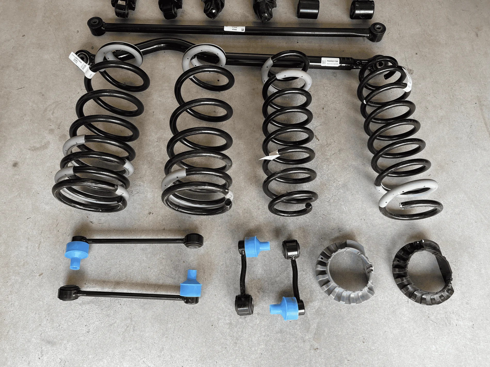 Jeep Gladiator Diesel Rubicon Suspension with 3,000 miles, wheels/tires, rock rails also available tempImage4wGMhL