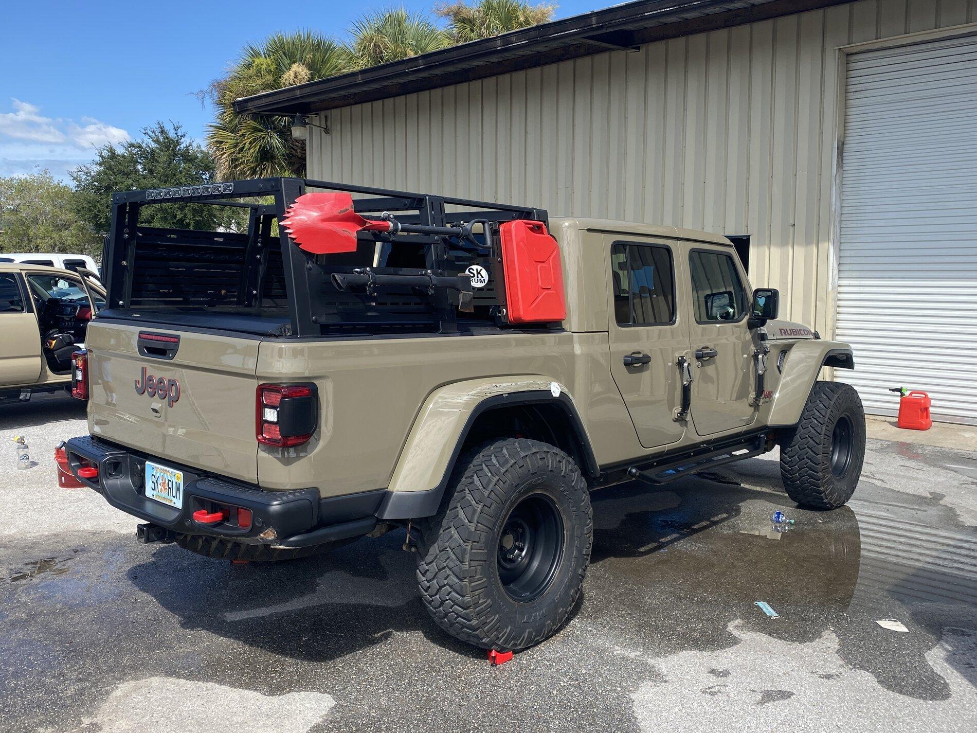 Jeep Gladiator Year one battle scars 65463562331__BE4CC95A-59B2-40E3-A3FD-7C0D0449965C.JPG