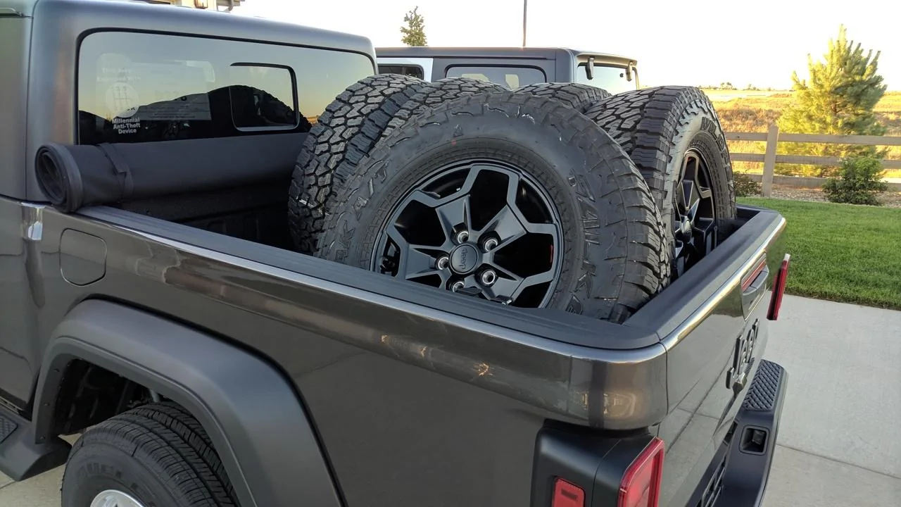 Jeep Gladiator Below Invoice Discussion @ Motor Inn of Spirit Lake IMG_20190929_181357