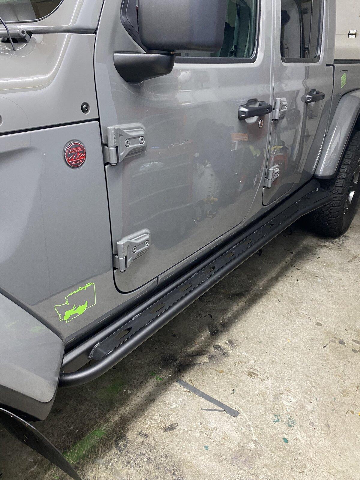Jeep Gladiator Rock Rails Thread Rail3