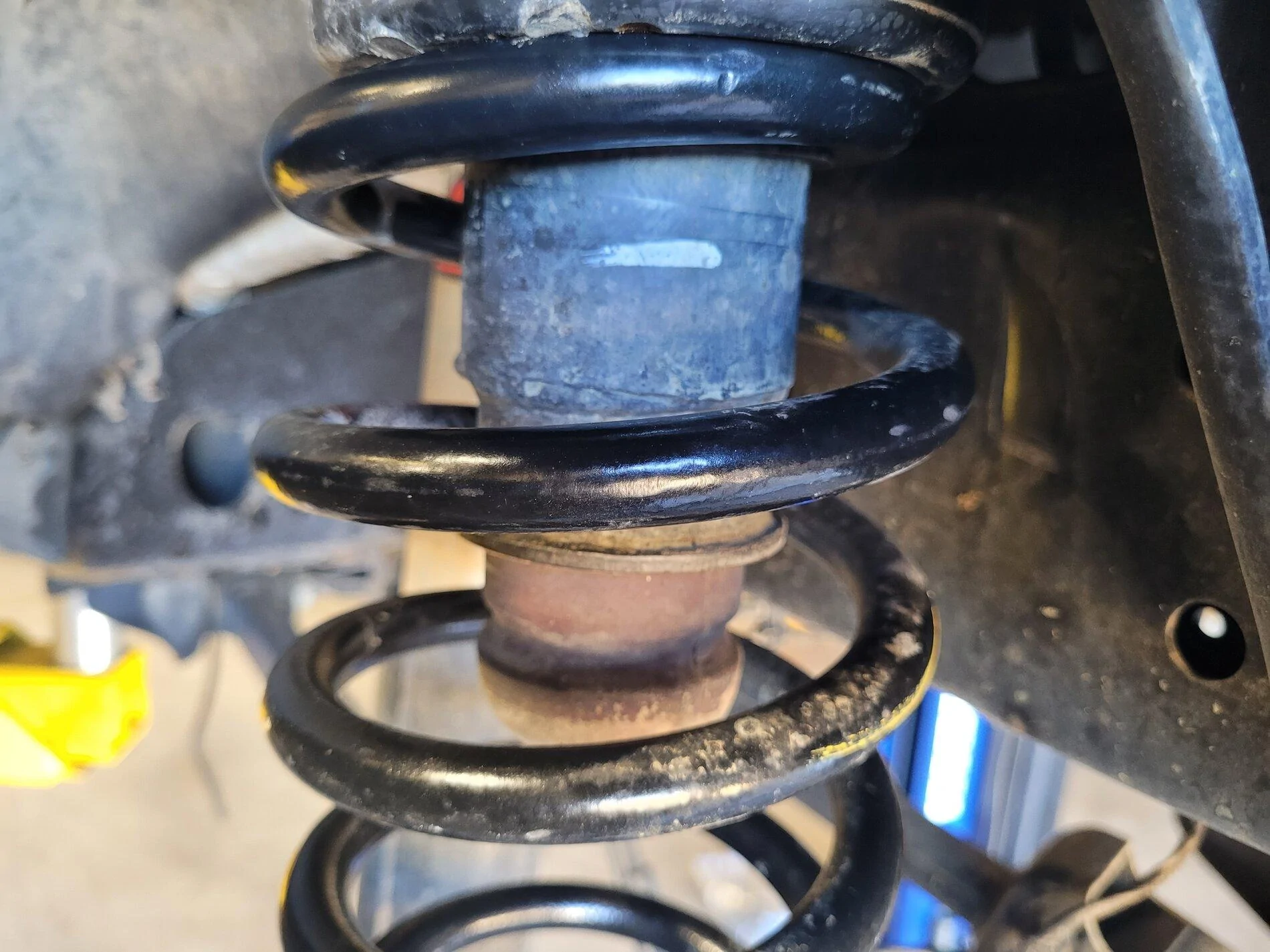 Jeep Gladiator Eco diesel Suspension bottoming out on normal roads 20210930_135305