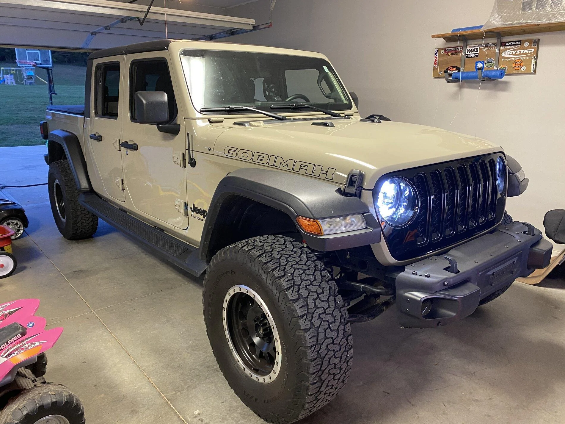 Jeep Gladiator GOBI Gladiator JT Club 526F3B5F-CB3A-4E47-B504-F43FDED8AD3A
