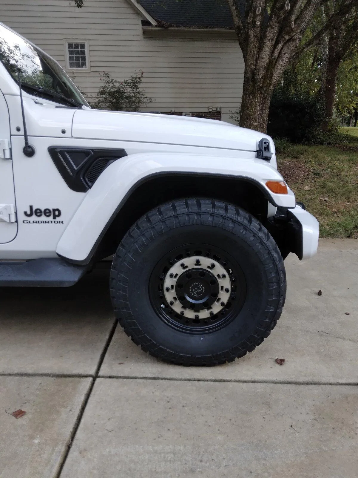 Jeep Gladiator BRIGHT WHITE Gladiator JT Club 20211002_141042