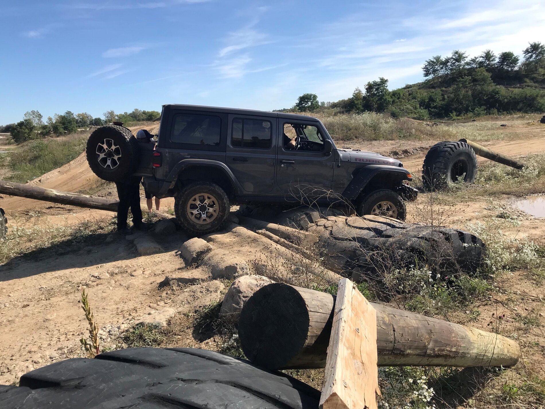 Jeep Gladiator Jeep Adventure Academy  Holly Michigan ORV park - experience, photos, videos JLUR stuck