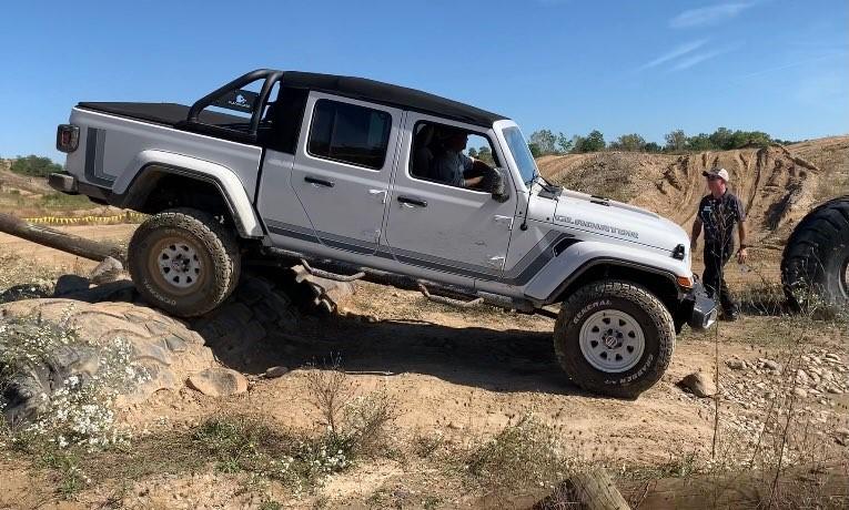 Jeep Gladiator Jeep Adventure Academy  Holly Michigan ORV park - experience, photos, videos Tire trap HD 1