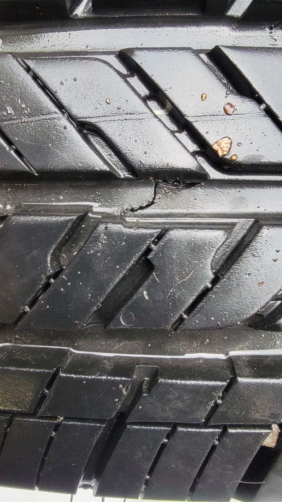 Jeep Gladiator Bridgestone Dueler H/T 1633293805694908939191391502954