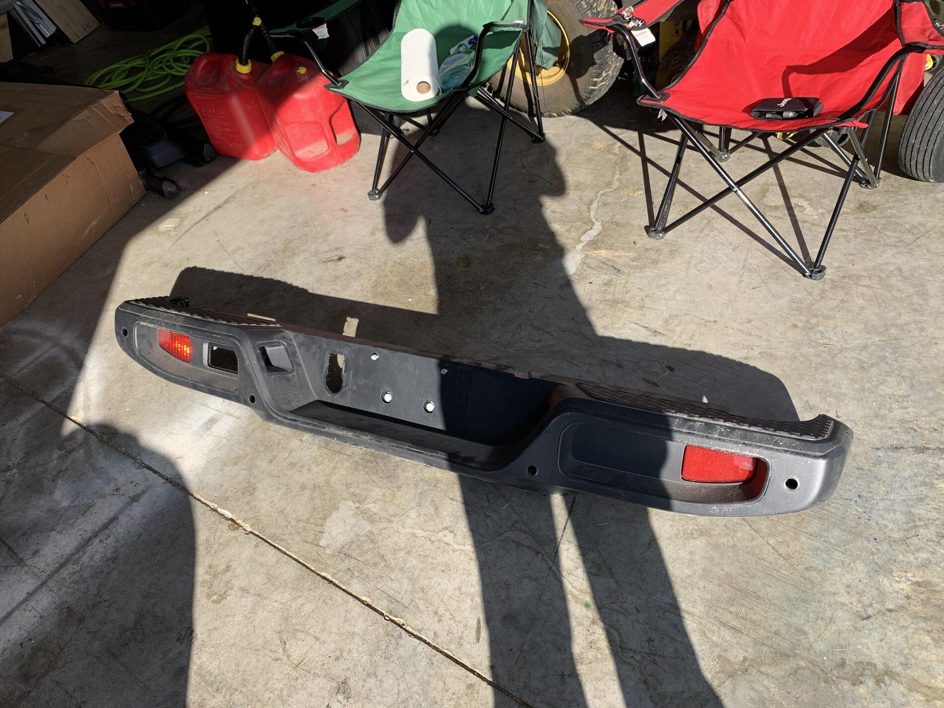 Jeep Gladiator Oem plastic bumpers A2881147-C821-410E-8D0F-7F81352743F6