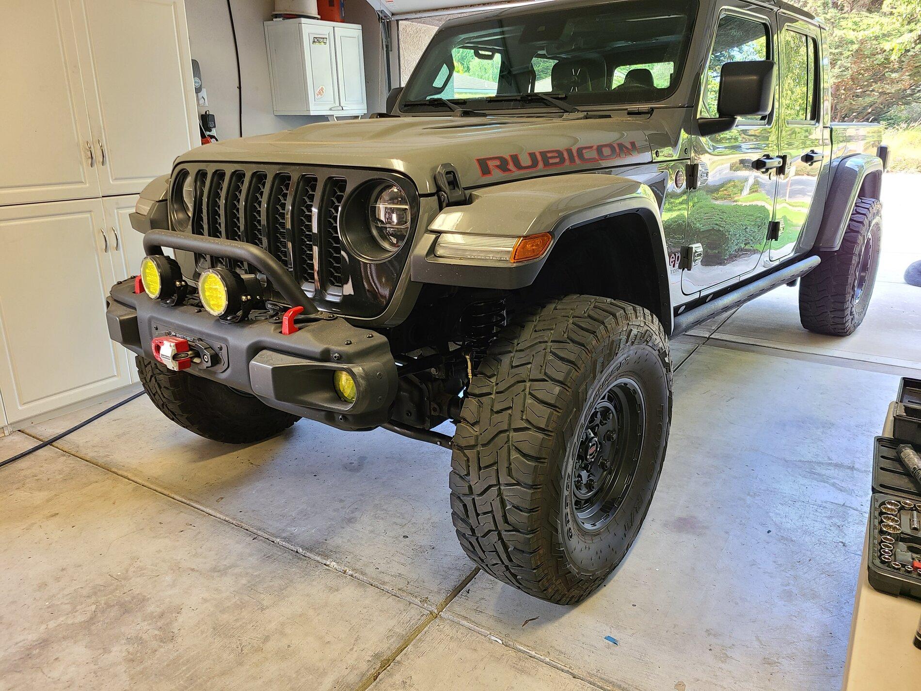 Jeep Gladiator Start suspension install today 20211003_160351