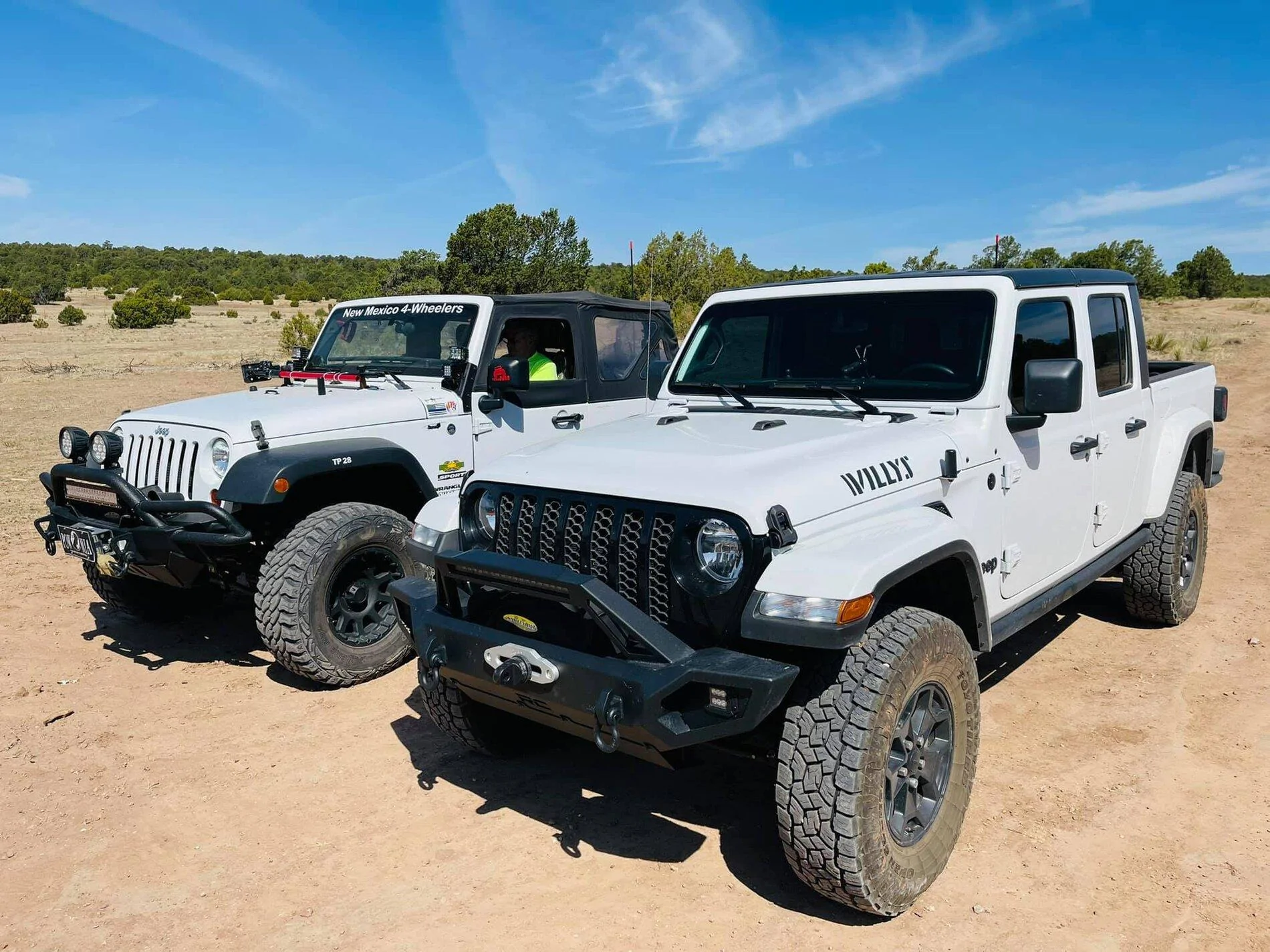 Jeep Gladiator Anyone running 35s on stock wheels without issues? 195052648_824002185212880_6805821344078840941_n