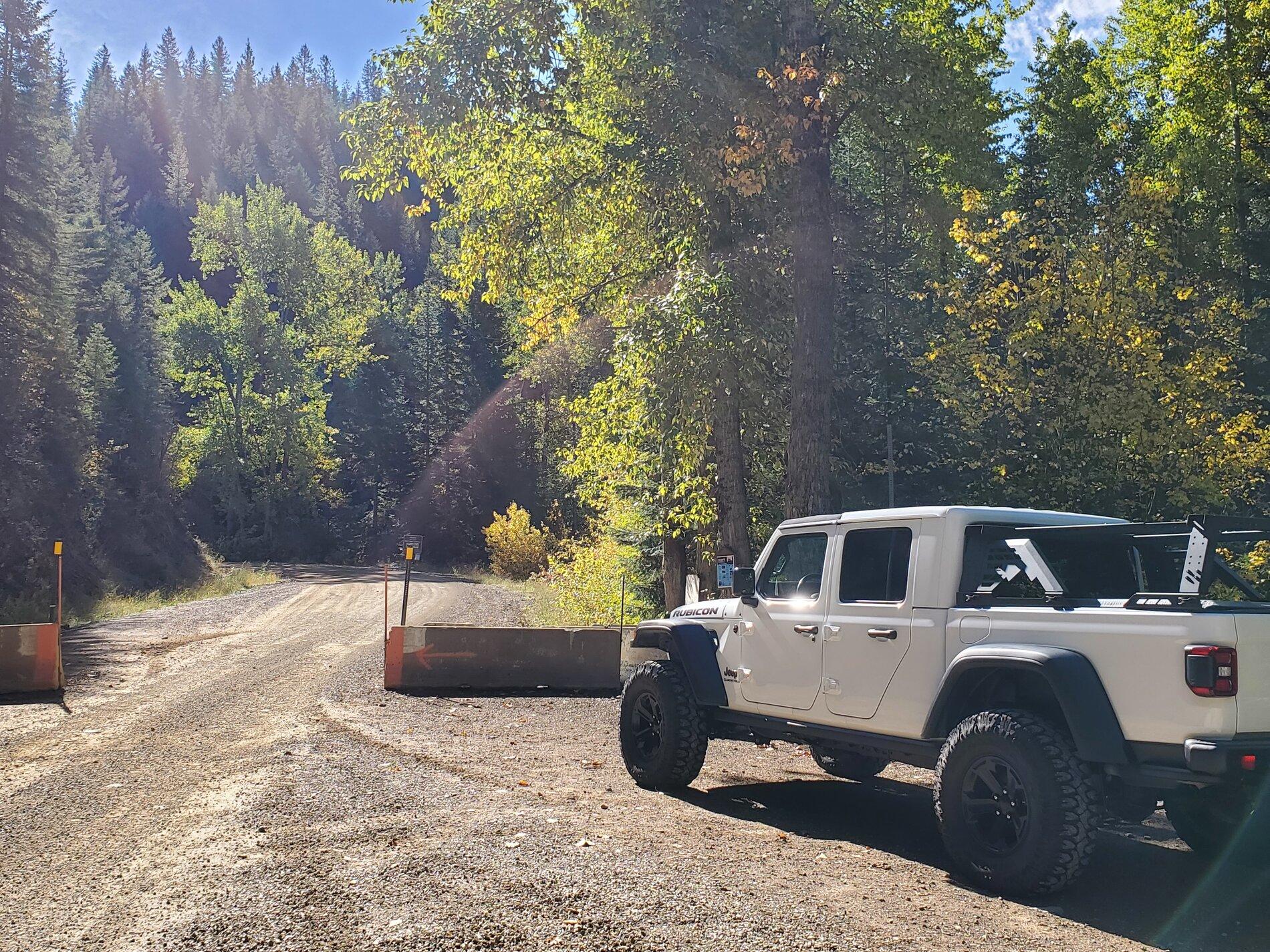 Jeep Gladiator Project Reverse Mullet 2021-10-02 11.07.28