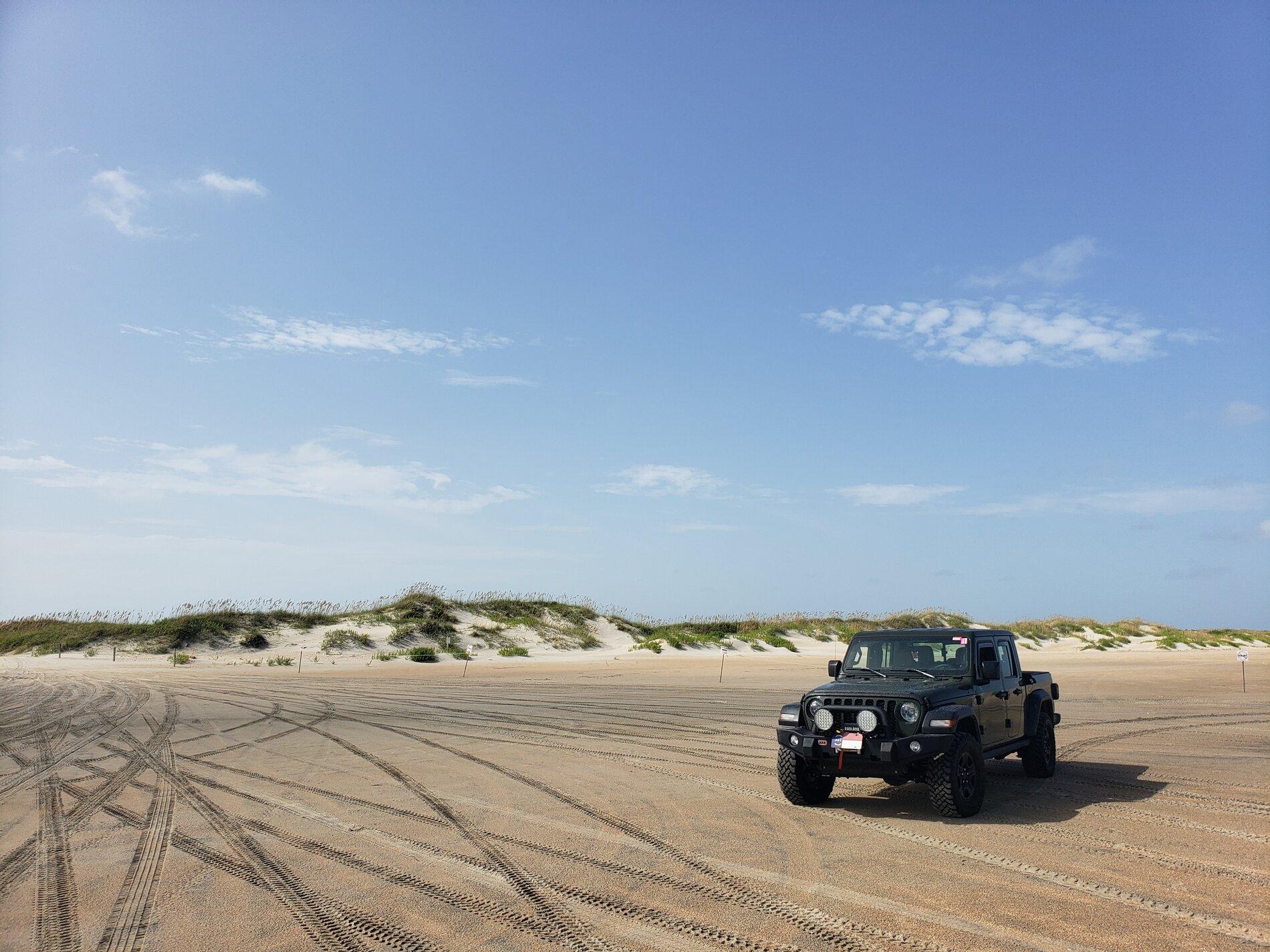 Jeep Gladiator Lets see those Gladiator Beach pics 20210826_155155