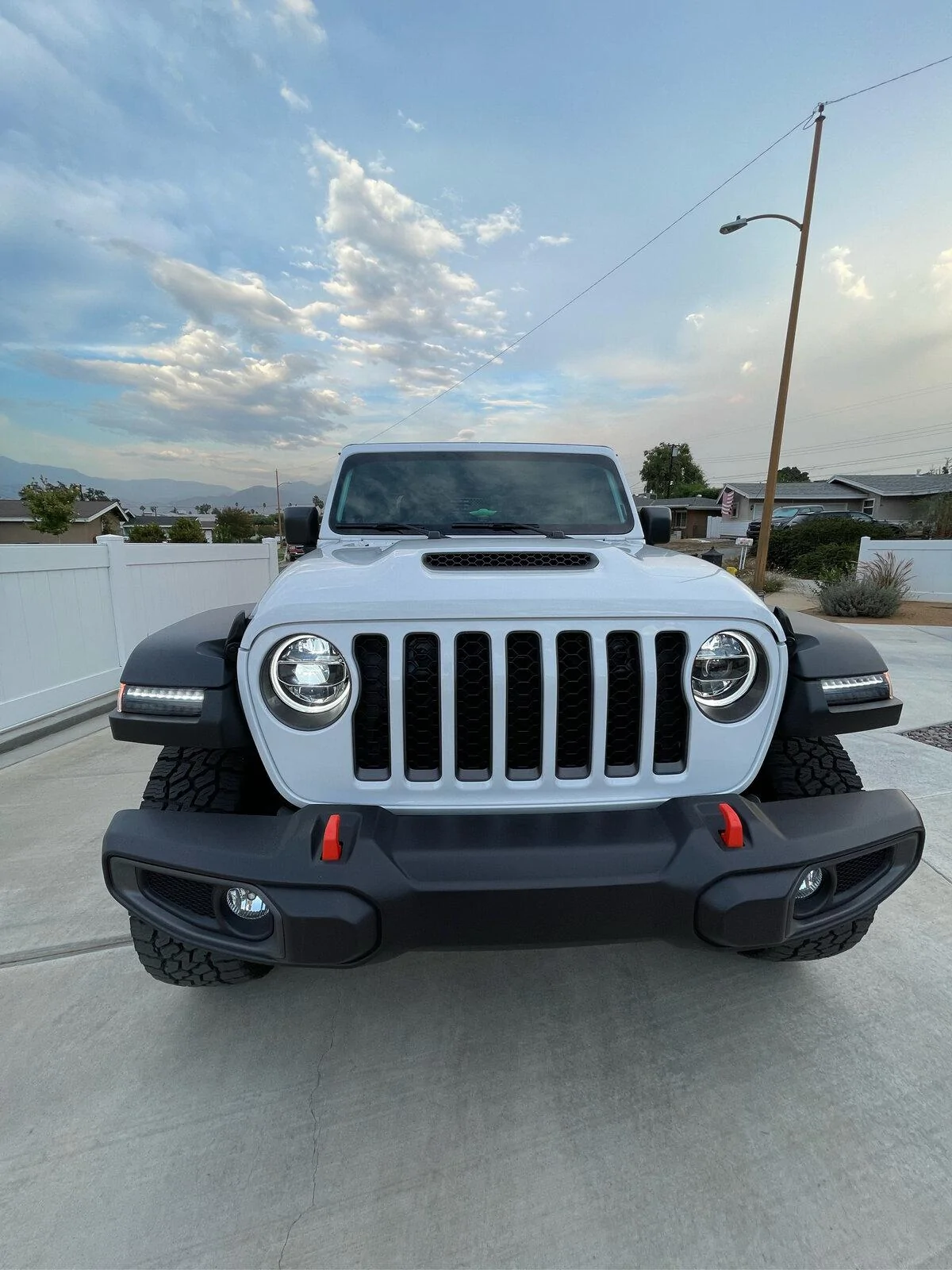 Jeep Gladiator Left Side Projector Light Out on LED Headlights 5E9565AE-A641-4E6A-A6ED-1E32301AB8C2