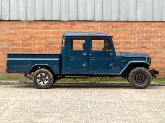 Jeep Gladiator vs FJ45 8E741AAD-DF2C-45A4-8BD7-6CD4E6C5554A