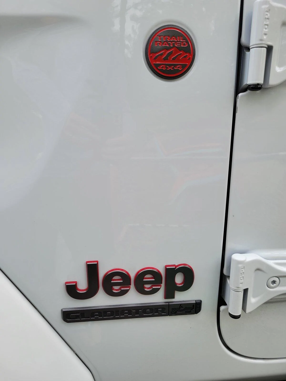 Jeep Gladiator Bright White 80th Anniversary build 20210916_142329