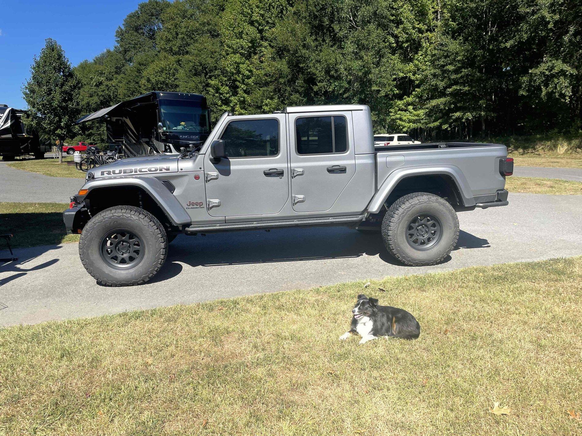 Jeep Gladiator BILLET SILVER Gladiator JT Club IMG_1992