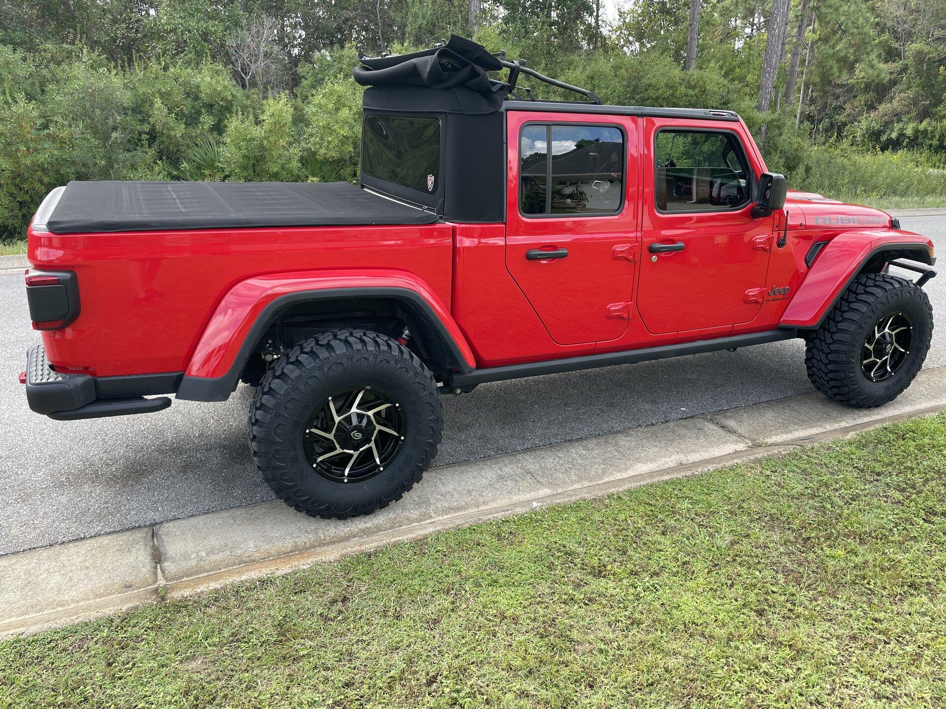 Jeep Gladiator FIRECRACKER RED Gladiator JT Club 3F67C3D3-4210-458D-8EFE-81DE08E4C944