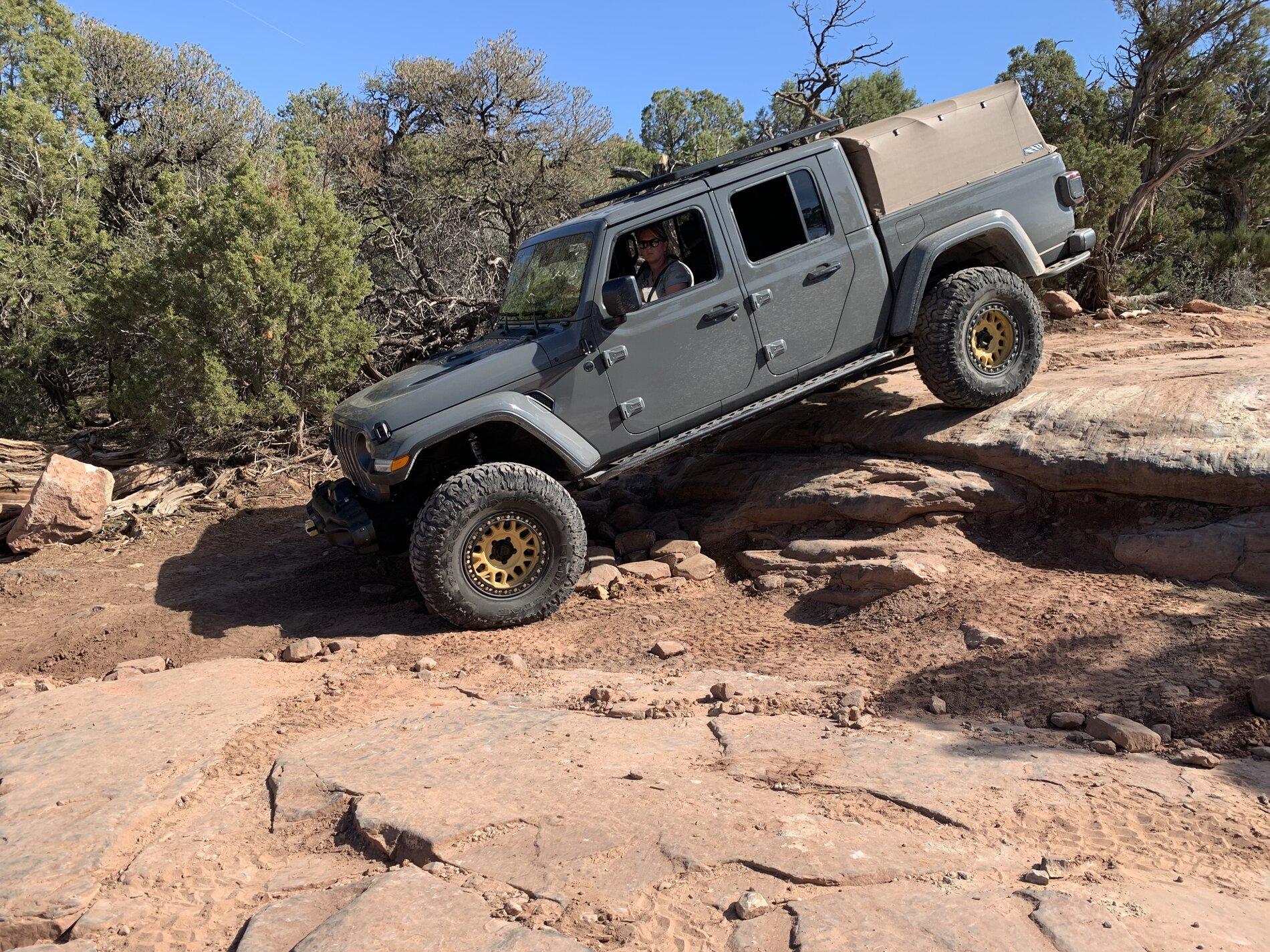 Jeep Gladiator STING GRAY Gladiator JT Club 90E15AF4-4E14-43AC-B4D9-43627C72E640