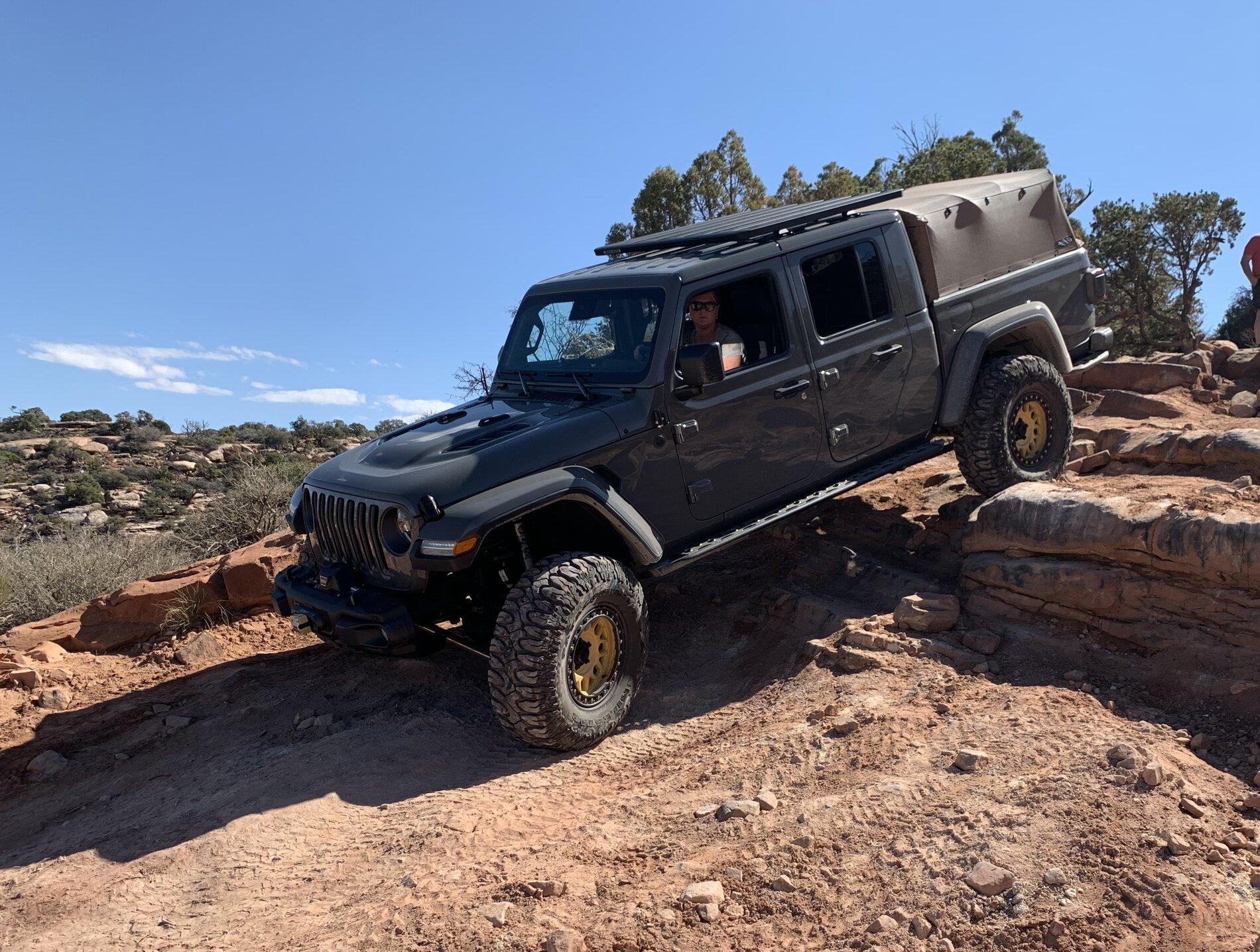 Jeep Gladiator STING GRAY Gladiator JT Club 217C8866-9F0F-4A5D-9A75-531185BD4C91