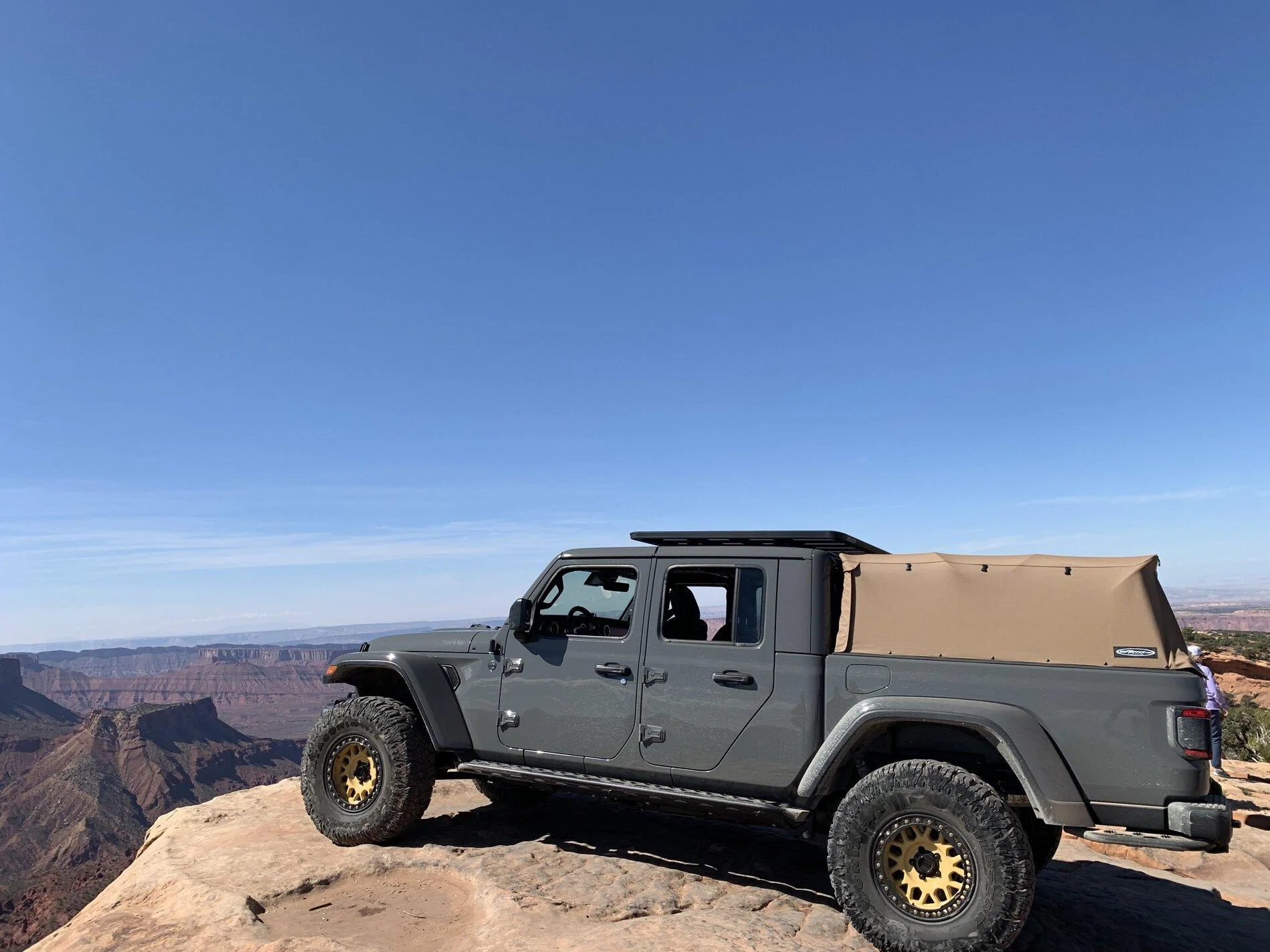 Jeep Gladiator STING GRAY Gladiator JT Club FC69390C-30B0-4754-B6D0-C1BC25EEEDBF