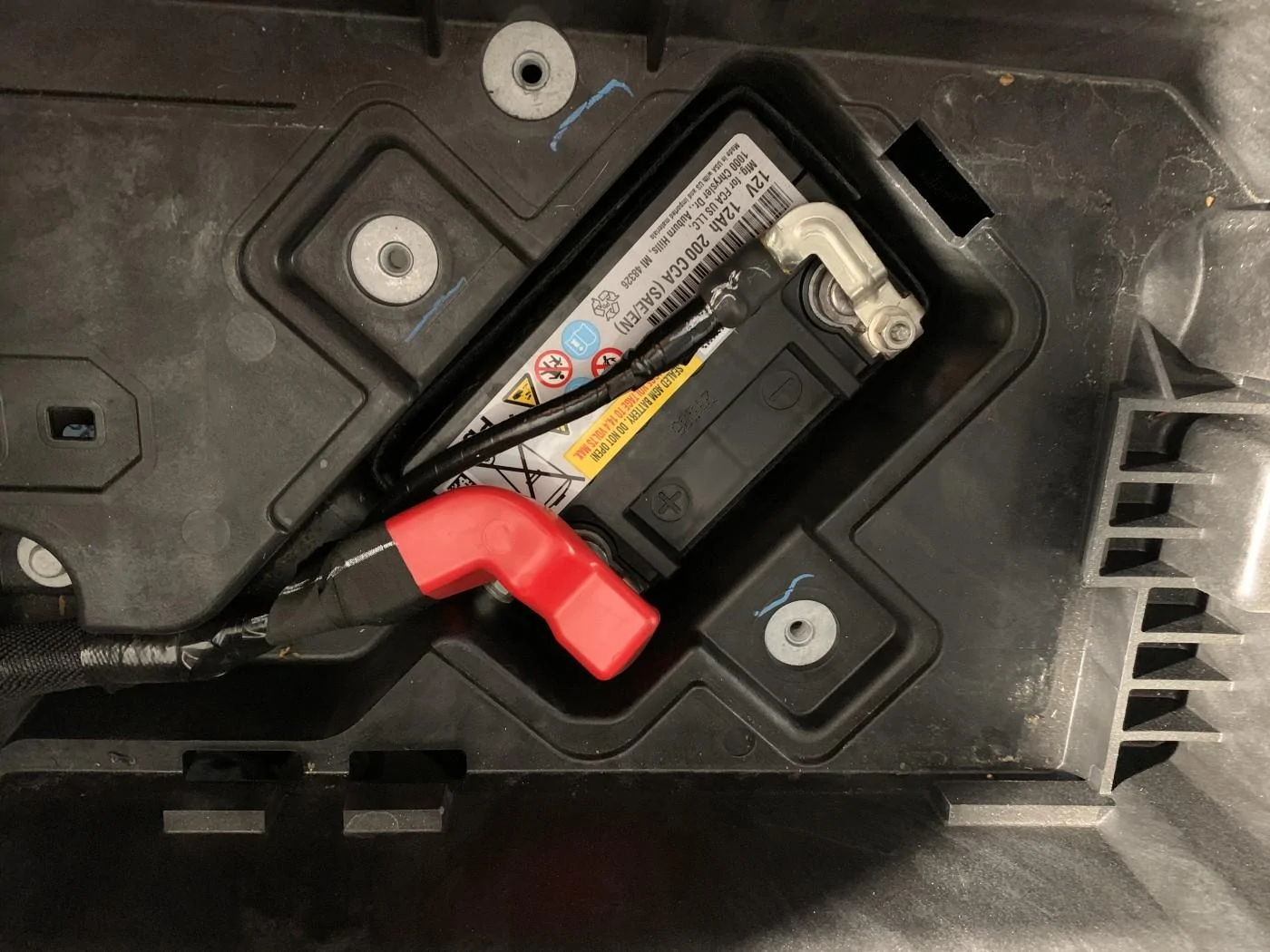 Jeep Gladiator Diesel auxiliary battery shots, placement & removal. auxiliary-battery