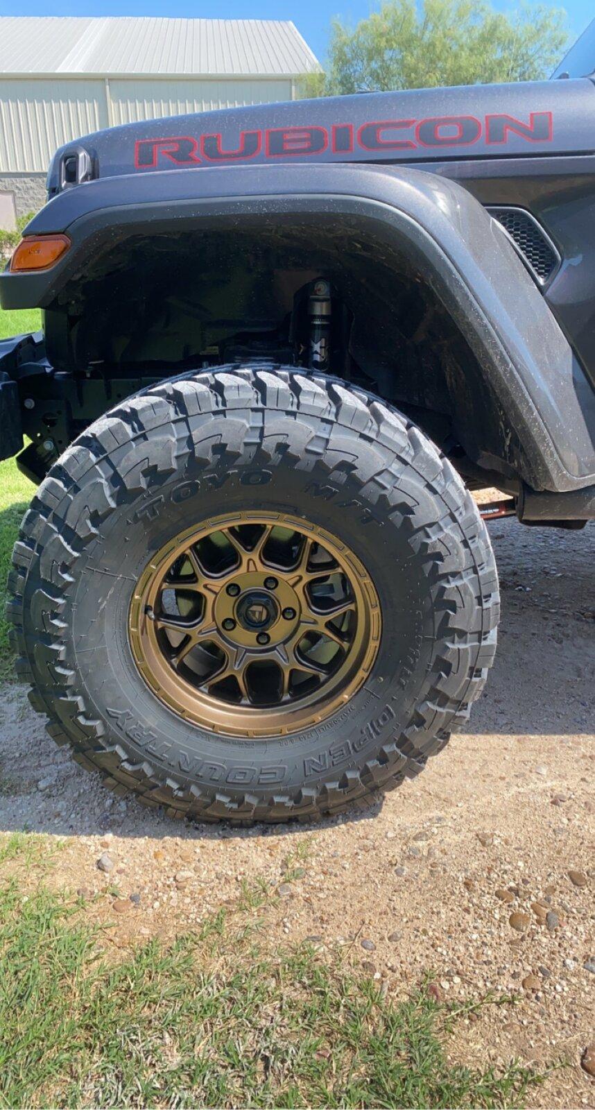 Jeep Gladiator 3.5” skyjacker with fox shox on 37s toyo mt w/ 17” fuel bronze tech wheels C4AF8003-AA72-4CBD-BFF7-97FC297F48FE