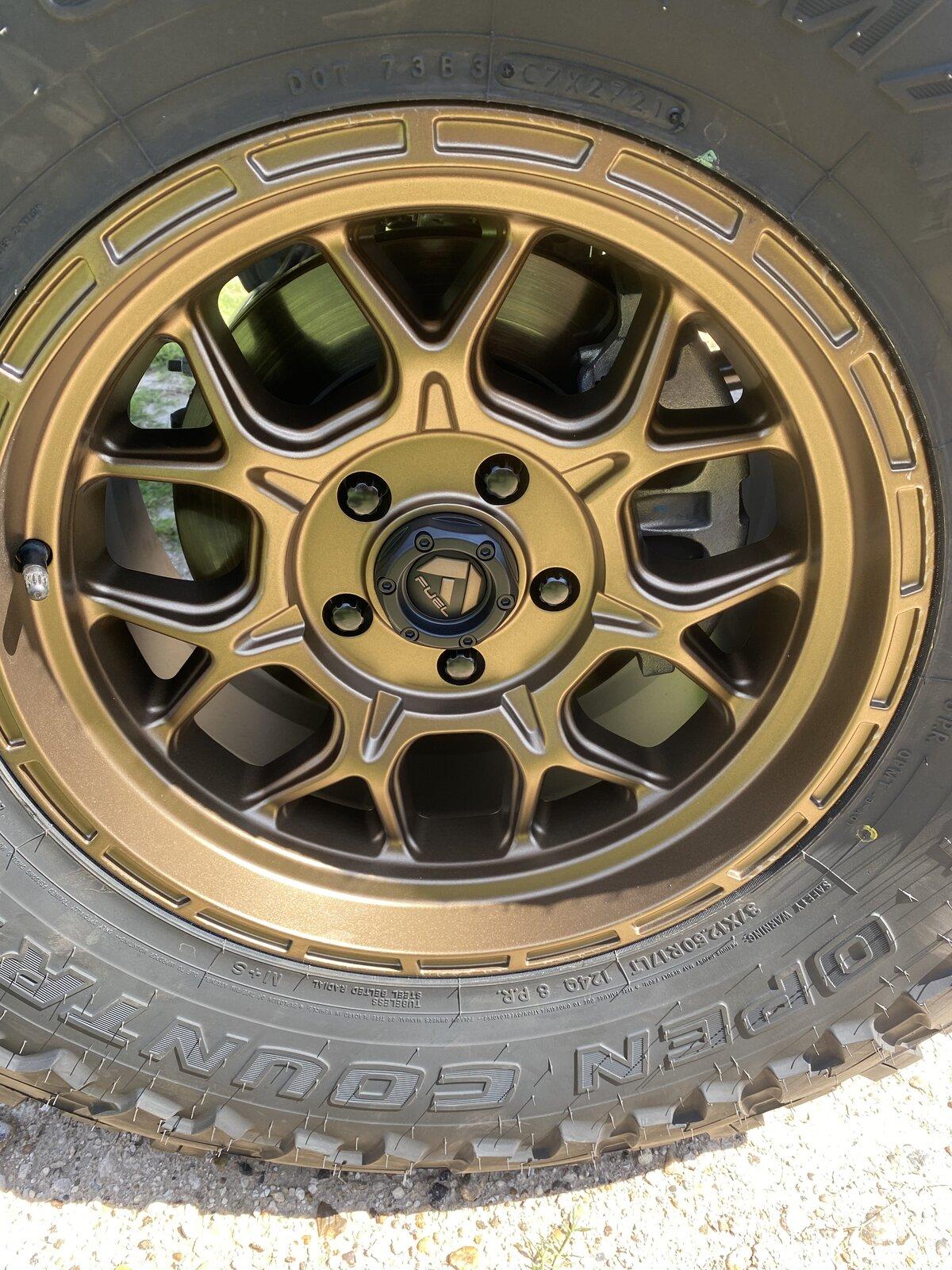 Jeep Gladiator 3.5” skyjacker with fox shox on 37s toyo mt w/ 17” fuel bronze tech wheels 7CA43C8B-E1A9-4CD5-A7CD-B29F643B5C7D