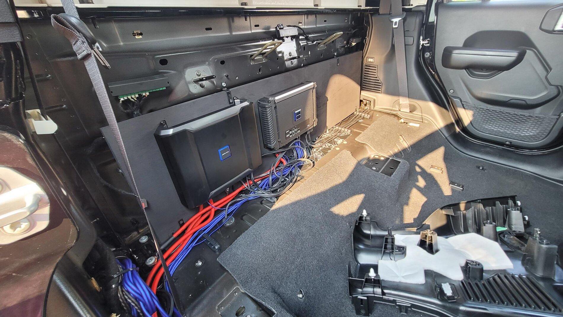 Jeep Gladiator Premium subwoofer upgrade. 20210707_172414