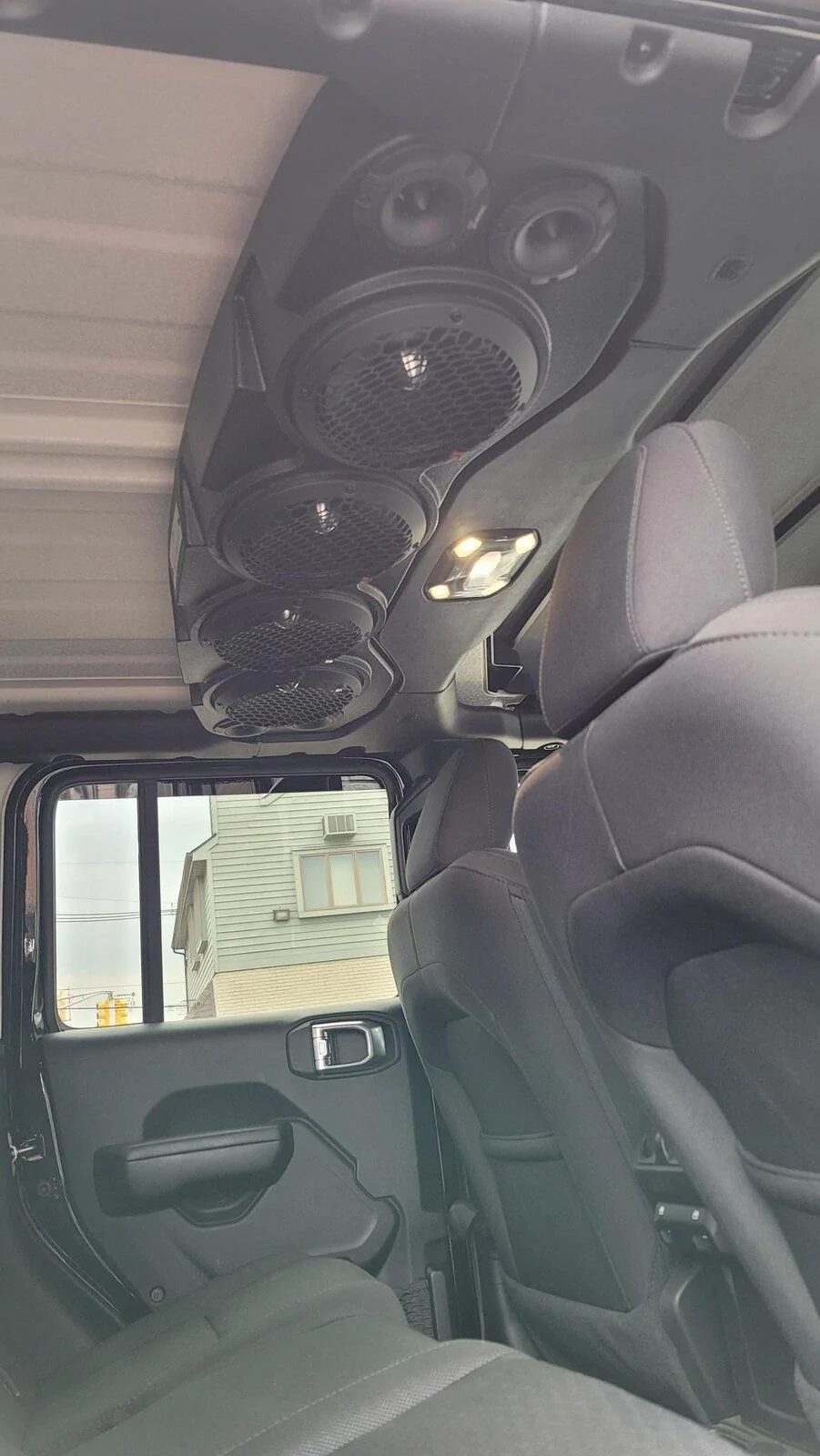 Jeep Gladiator Premium subwoofer upgrade. 20211006_165154