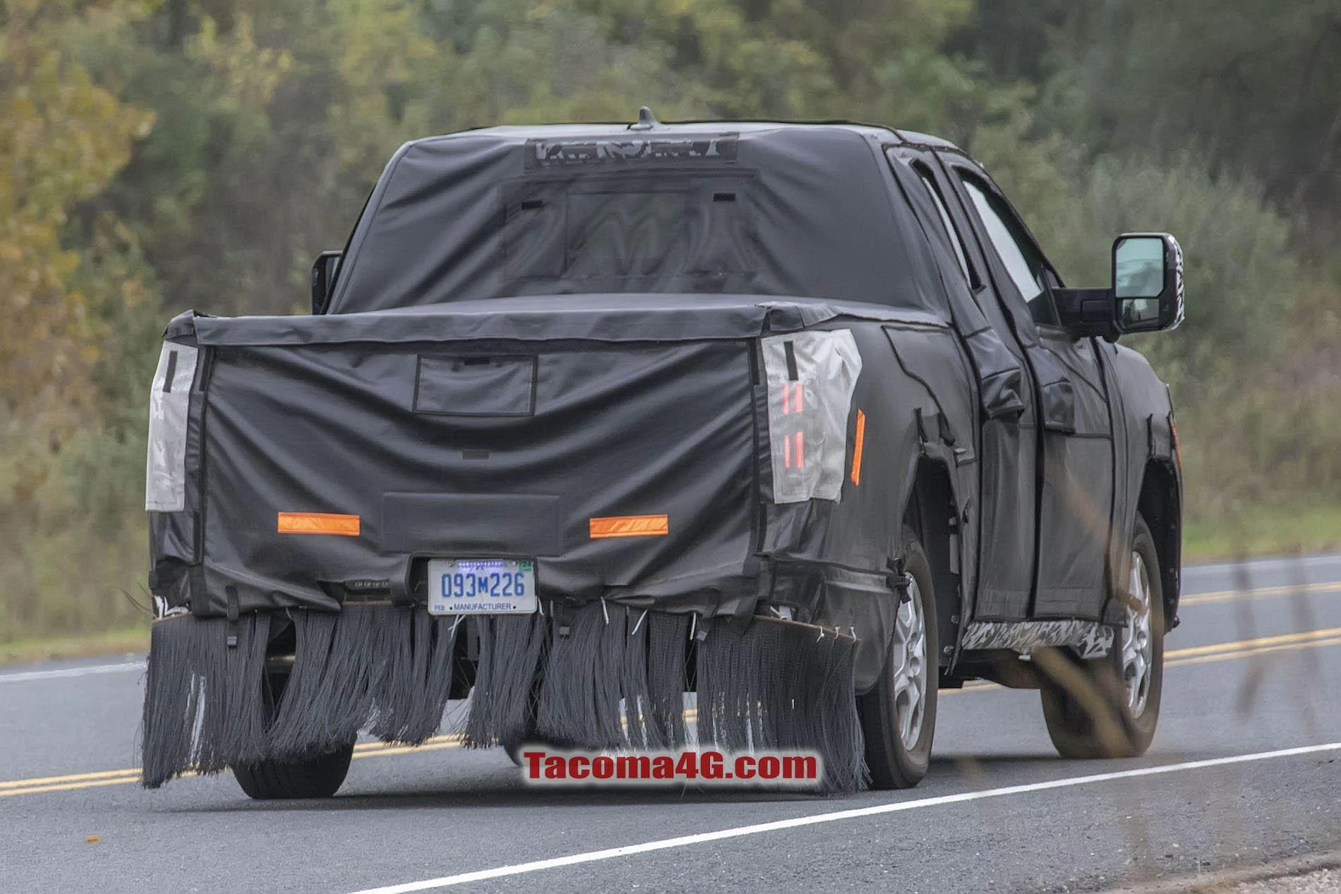 Jeep Gladiator 2024 Tacoma (4th gen) prototype breaks cover ? 2023 Toyota Tacoma Prototype Tacoma4G.com 13
