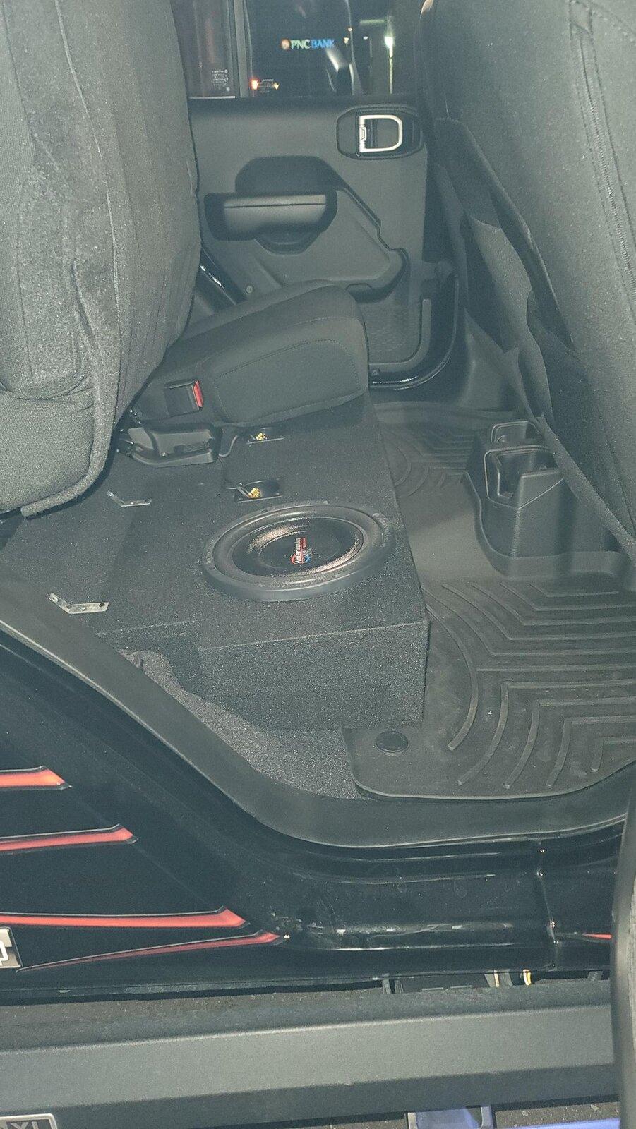 Jeep Gladiator Premium subwoofer upgrade. 20211006_191543