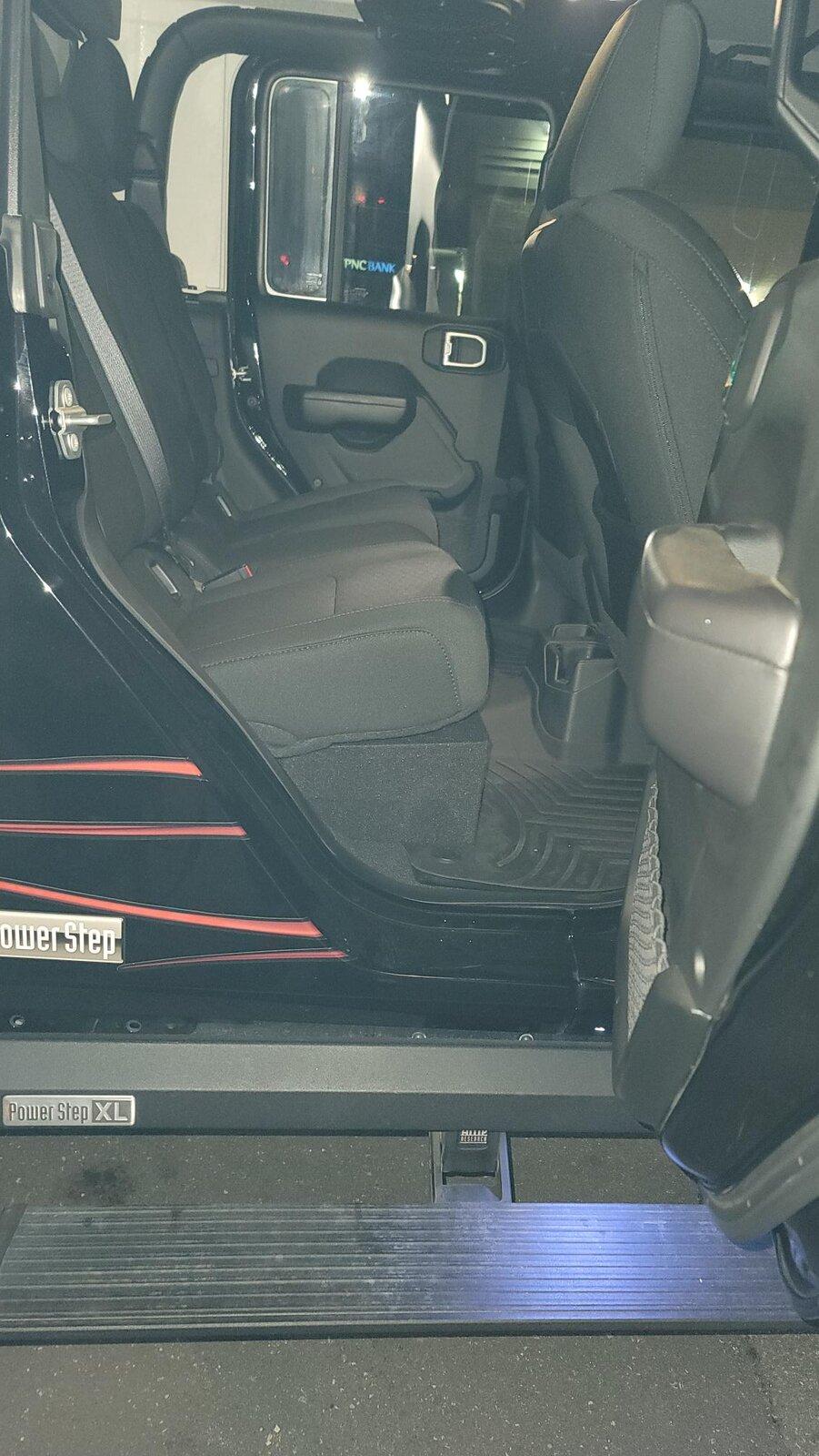 Jeep Gladiator Premium subwoofer upgrade. 20211006_191523