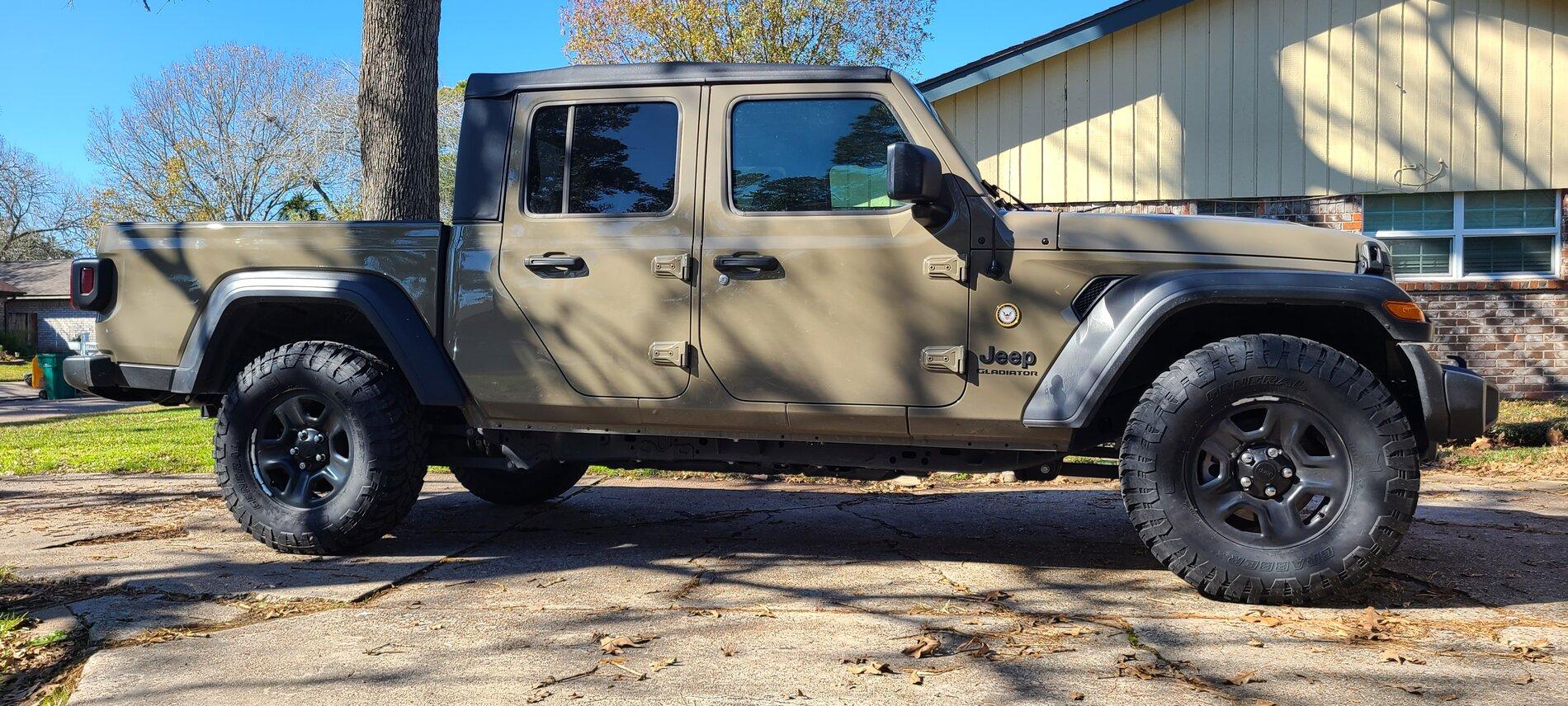Jeep Gladiator Bought used Gladiator last night....2nd used Jeep product with 35 inch ridge grapplers 20210114_113639