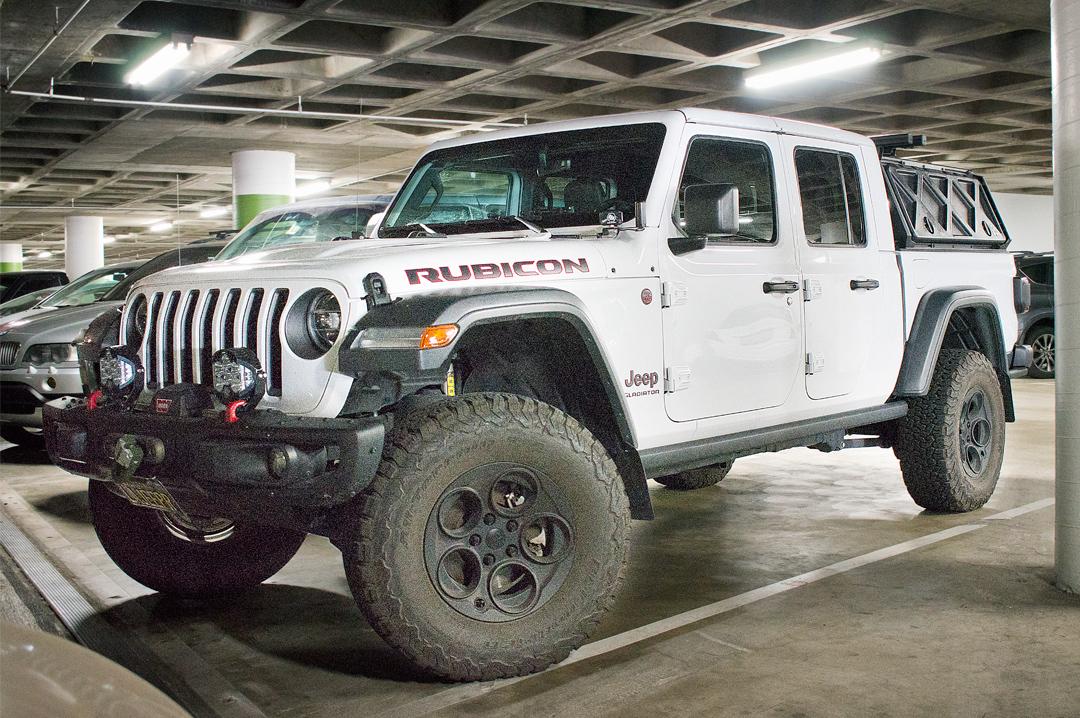 Jeep Gladiator BRIGHT WHITE Gladiator JT Club Petersen-2