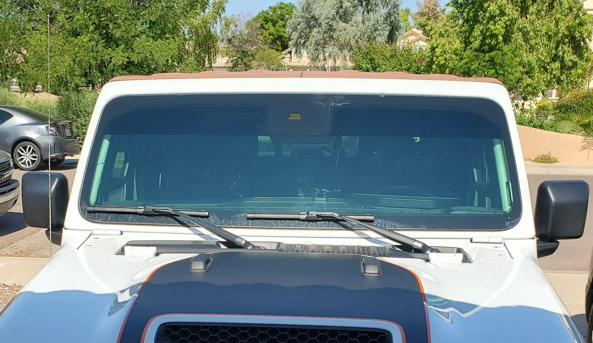 Jeep Gladiator Windshield Tint % to go with? 20211003_121304cro