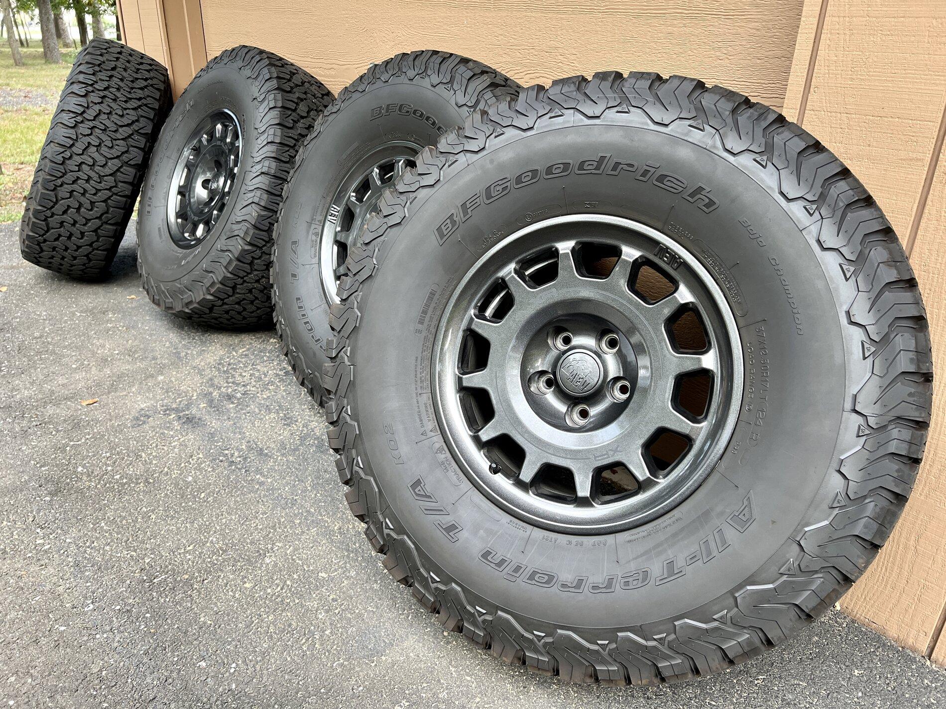 Jeep Gladiator (4) 37 KO2s on AEV Onyx Salta XRs 25626C56-E22D-4CE1-A104-AA3F0106ED4B