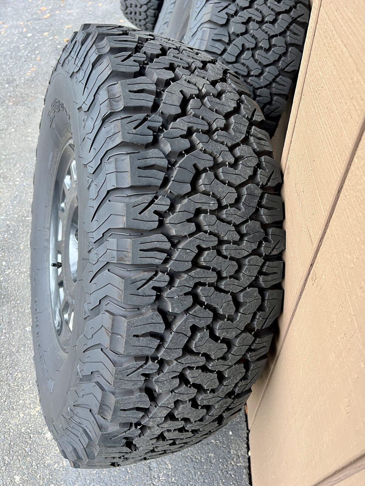 Jeep Gladiator (4) 37 KO2s on AEV Onyx Salta XRs 94AA8BAC-8819-41B4-831D-B2472F38A6E3
