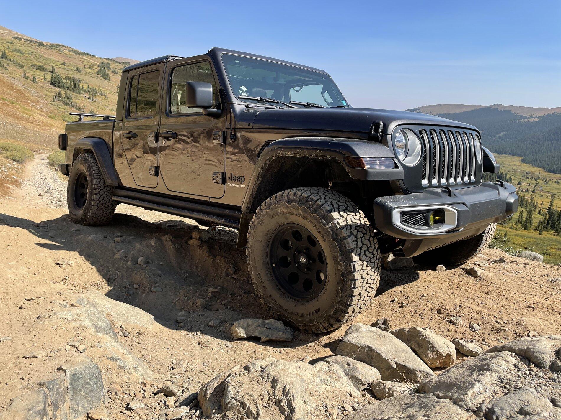 Jeep Gladiator Gladiator Glamour Shots 947FDE78-48AF-4A03-9A5A-92D997E7E6B0