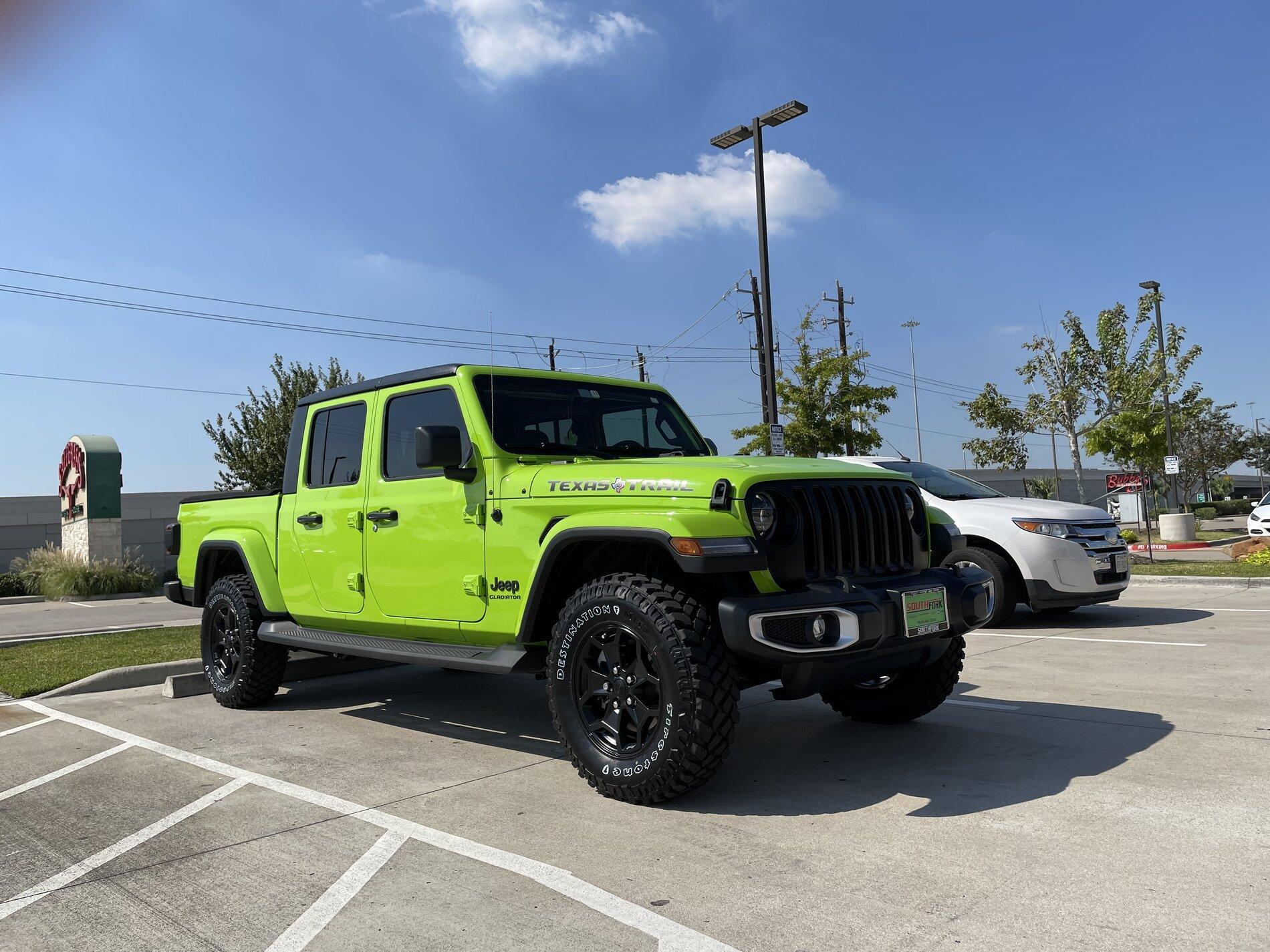 Jeep Gladiator GECKO GREEN Gladiator Club 062BE27C-1471-4388-8BDC-3D7FDD8BA3EA