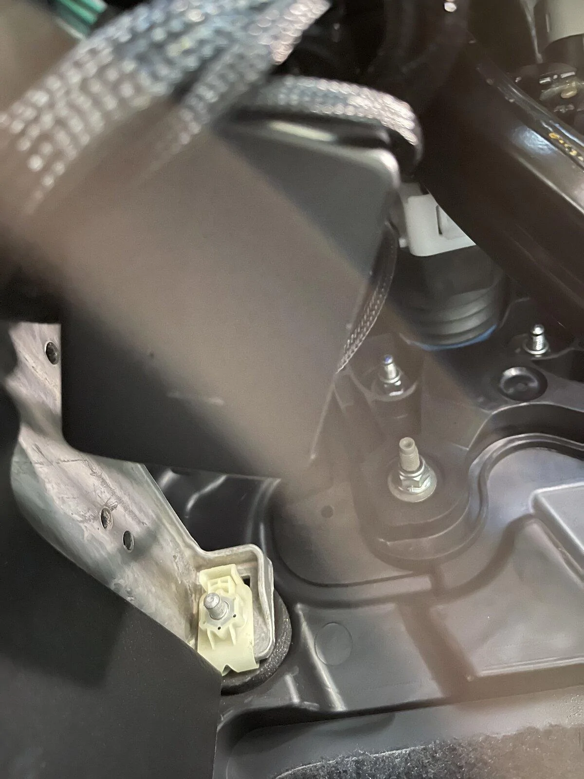 Jeep Gladiator Weird box under dash, can anyone ID? 28A8536A-14DD-4212-A0A6-4F4C03145B5D