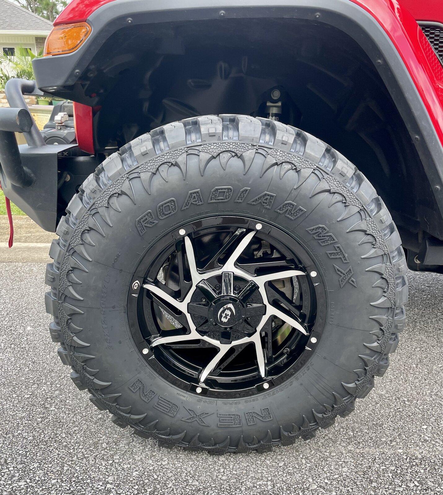 Jeep Gladiator SHOW ME YOUR WHEELS! EBEAC9DD-7900-47EE-8379-4625B25AF216